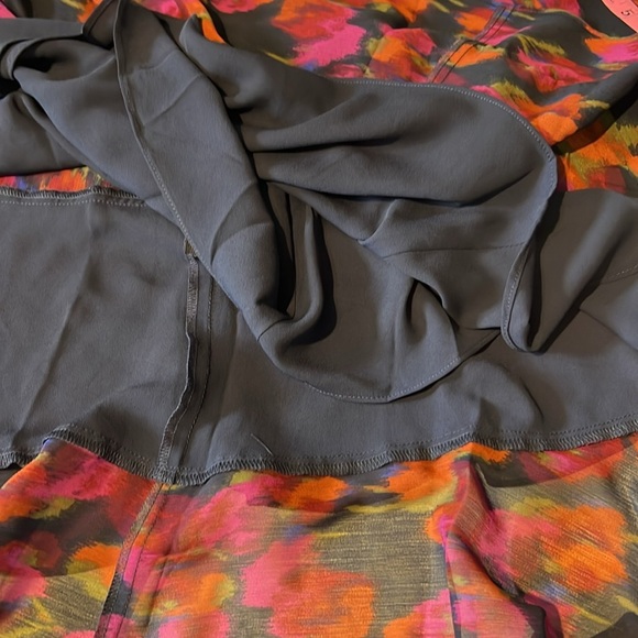 LAUREN RALPH LAUREN Plus Size 18 Floral Crinkle Georgette Tiered Skirt - Picture 10 of 16